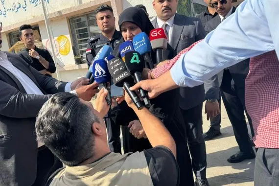 وزيرة الاتصالات تزويد أكثر من 2500 مدرسة في بغداد والمحافظات بالإنترنت المجاني وكالة الانباء العراقية واع