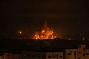 قصف مدفعي إسرائيلي يستهدف وسط غزة