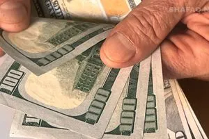 البورصة تغلق على تباين بأسعار الدولار في بغداد واربيل شفق نيوز