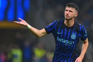 إنتر ميلان يتخطى فيورنتينا بثلاثية نظيفة