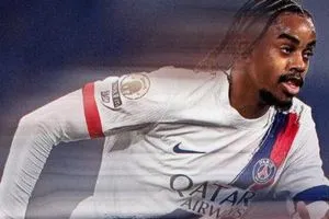 الرسم التكتيكي المتوقع لـ باريس أمام لوريان