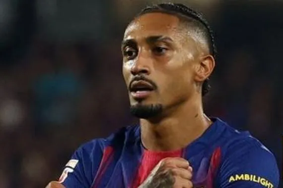 ماذا فعل رافينيا في غرفة الملابس بعد هزيمة الكلاسيكو