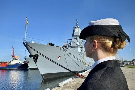 البحرية الألمانية تطلق تجارب على منظومة ليزر لحماية السفن وكالة الانباء العراقية واع