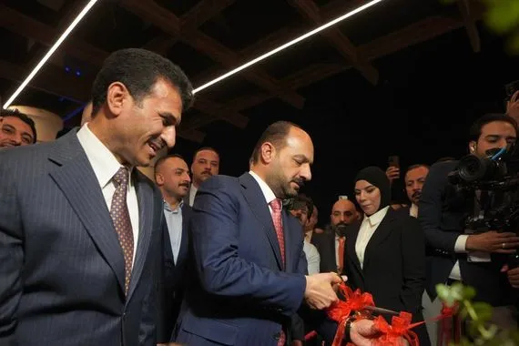 نوري خلال افتتاحه فندق الأنبار الدولي إضافةً مهمةً إلى مشهد التطور العمراني والخدمي بالمحافظة