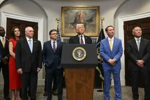 إدارة ترمب تدعم إلغاء قانون قيصر على سوريا شفق نيوز