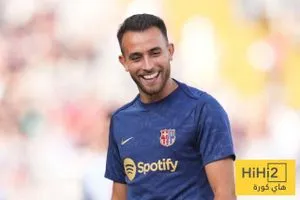 برشلونة يقترب من تمديد عقد مدافعه