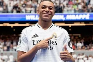 مبابي يصف يوم تقديمه في البرنابيو