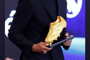 إندريك يهنئ مبابي بكلمتين فقط