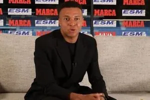 مبابي أتمنى الفوز بحذاء ذهبي آخر