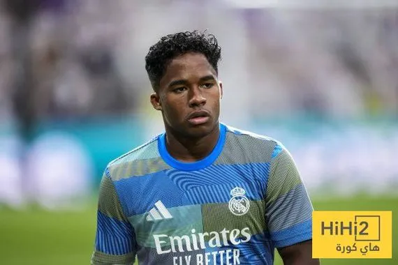 مدرب ليون يلمح لإقتراب إندريك من فريقه