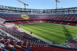 عاجل بيان رسمي من برشلونة بشأن عودة تجريبية إلى الكامب نو