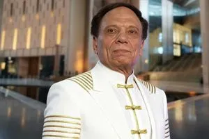 الفنان عادل إمام بالزي الفرعوني صورة تثير ضجة على السوشيال ميديا