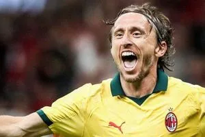 لوكا مودريتش الرجل الذهبي