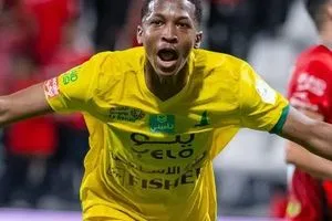 سباق مشتعل بين الهلال والاتحاد على هذا اللاعب