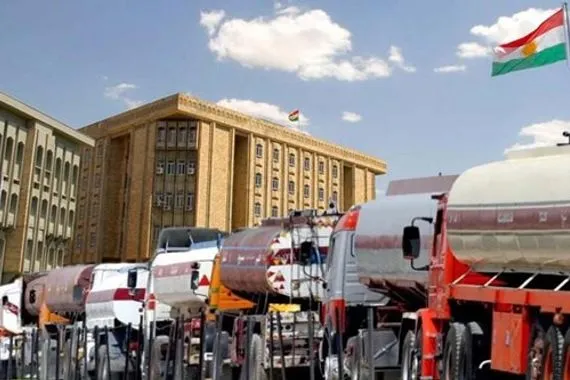 النفط مقابل الرواتب يفشل بإنهاء التهريب اتهامات لحكومة الإقليم بالتربح من الأموال العامة