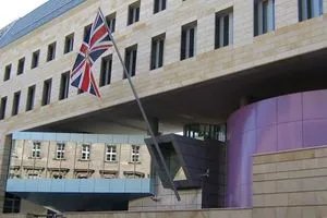 مخطط جديد لإدارة شؤون الحكومة العراقية عبر السفارة البريطانية