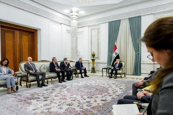 خلال لقائه فيدان رئيس الجمهورية يدعو إلى تبني سياسة عادلة حول الحصص المائية