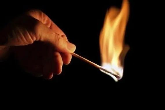 جريمة مروعة بالنجف رجل يقدم على إحراق زوجته بعد ربطها