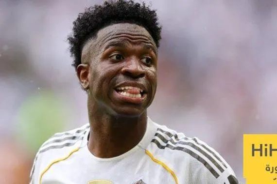 صورة مشجع لريال مدريد يوجه رسالة قوية إلى فينيسيوس