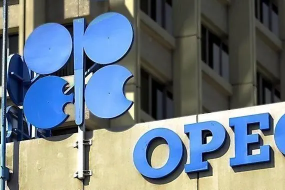 مدفوعة بقرار تحالف أوبك اسعار النفط تقفز فوق ٦٥ دولاراً