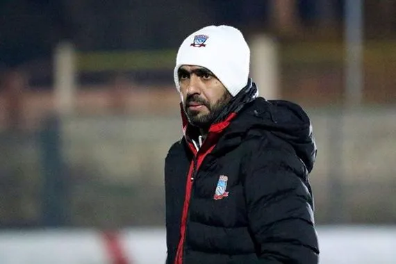 استقالة مدرب الطلبة طلال البلوشي