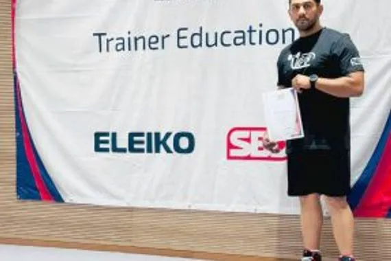 ذهب أول مدرّب رسمي معتمد لدى الإتحاد الدولي للقوة البدنية