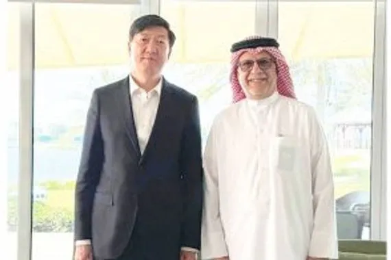 آل خليفة يستعرض مع وزير الرياضة الصيني تطوير الكرة الآسيوية