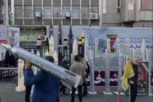 إيران تحيي ذكرى اقتحام السفارة الأميركية بمجسّمات صواريخ