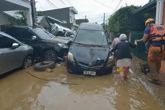 الفلبين الإعصار كالمايغي يخلف 26 قتيلاً ومئات آلاف النازحين شفق نيوز