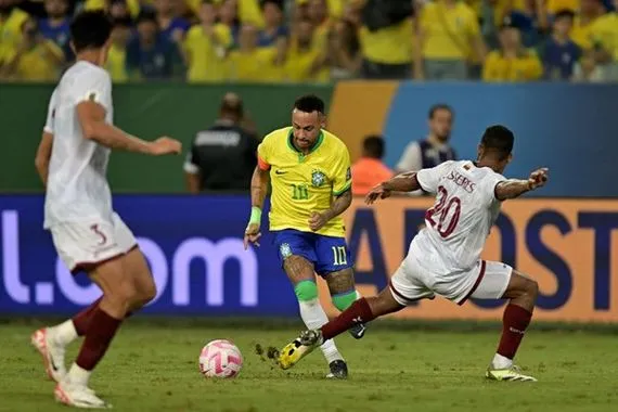 أنشيلوتي يصدر قراره النهائي بشأن تواجد نيمار مع البرازيل في المونديال