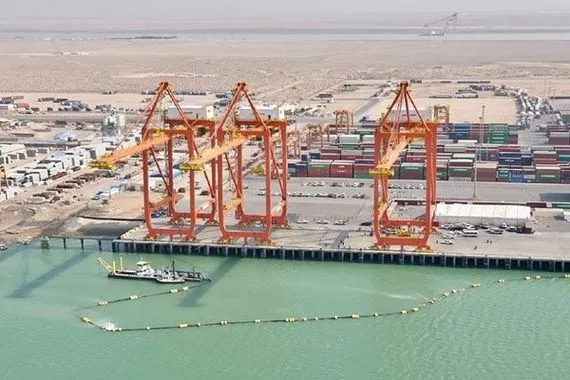 ضبط 13 حاوية مخالفة في ميناء أم قصر