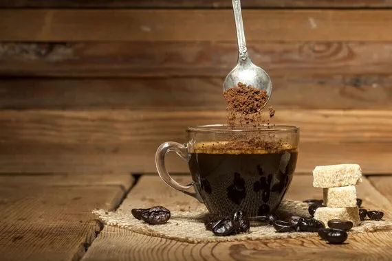 كيف يمكن لفنجان قهوتك الصباحية أن يعرضك للعمى