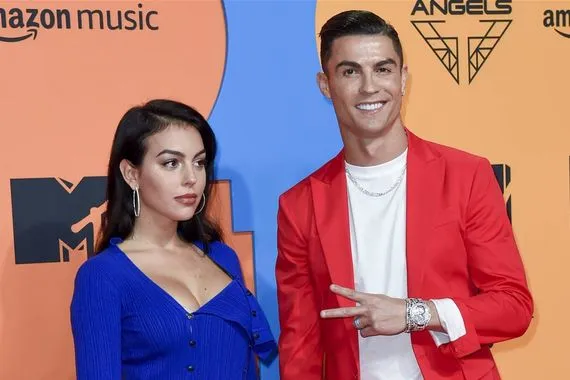 رونالدو يعلن موعد زفافه من جورجينا