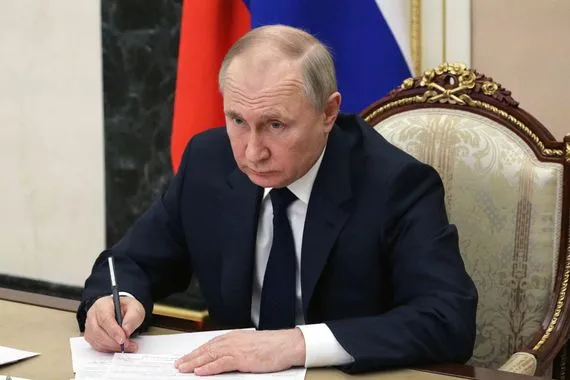 بوتين يصدر مرسوما بمنح الجنسية بشروط ميسرة لفئة جديدة من الأجانب وكالة الانباء العراقية واع