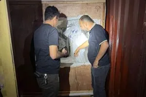 إحباط محاولة تهريب معمل أدوية متكامل في ميناء ساحة الترحيب