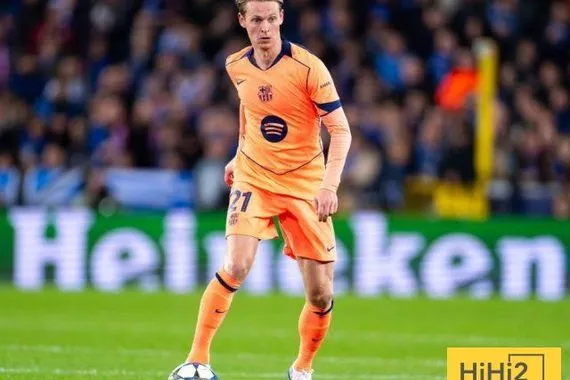 عين على دي يونغ في مباراة كلوب بروج