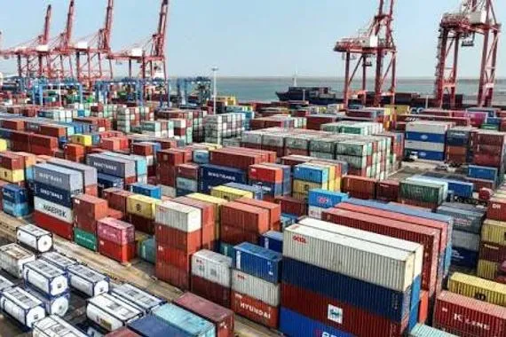 صادرات الصين تسجل أسوأ تراجع منذ فبراير بفعل الرسوم الجمركية