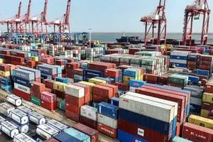 صادرات الصين تسجل أسوأ تراجع منذ فبراير بفعل الرسوم الجمركية