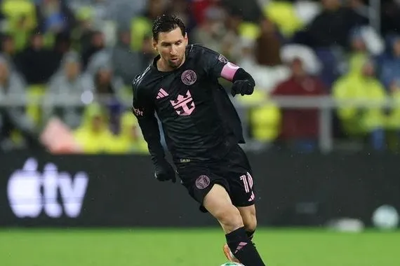 ميسي قد يعود لأبطال أوروبا صفقة إعارة محتملة تشعل الجدل