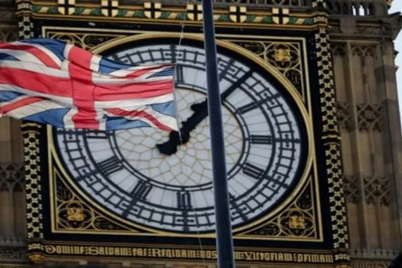 بريطانيا ترفع العقوبات عن الرئيس السوري ووزير داخليته