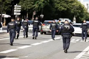 في فرنسا إيقاف ثلاث نساء بتهمة التخطيط لشن هجمات