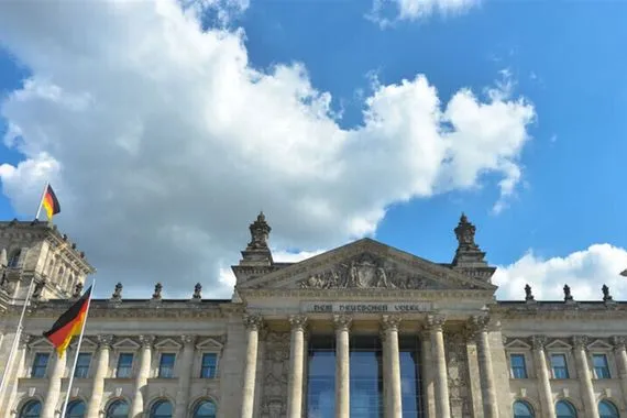 إحصائية بعدد القاصرين الذين يعتمدون على المساعدات الاجتماعية في ألمانيا