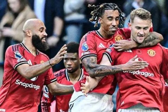 مانشستر يونايتد يعادل رقم السيتي