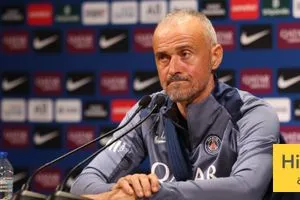 إنريكي انتظر ردة فعل اللاعبين بعد الهزيمة من بايرن ميونخ