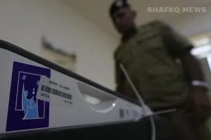 البصرة اعتقال ضابط شرطة متلبساً بشراء أصوات الناخبين شفق نيوز