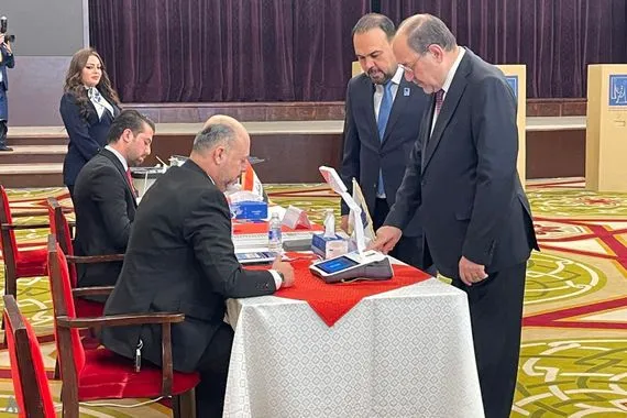 المالكي والخزعلي وعبد المهدي يدلون بأصواتهم في التصويت العام وكالة الانباء العراقية واع