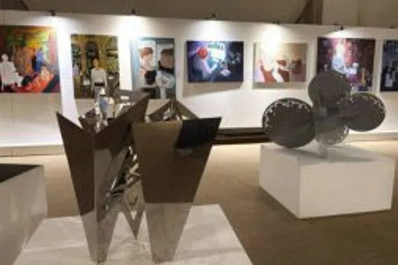 مشاريع طالبات الفنون البصرية بمعرض جزء من 5