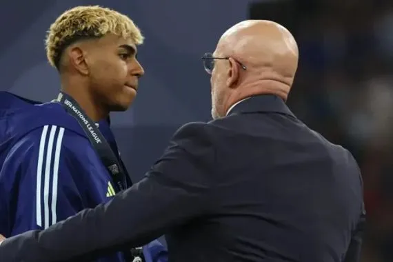 منتخب إسبانيا يستقر على بديل لامين يامال