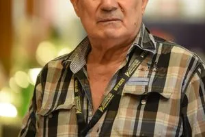 يتكلم بـ 3 لغات الفنان سعدي يونس يشيد بجهود نقابة الفنانين لتفعيل السينما والأفلام وكالة الانباء العراقية واع