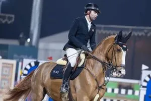 فارس عراقي يتألق بقفز الحواجز في بطولة التضامن الإسلامي شفق نيوز